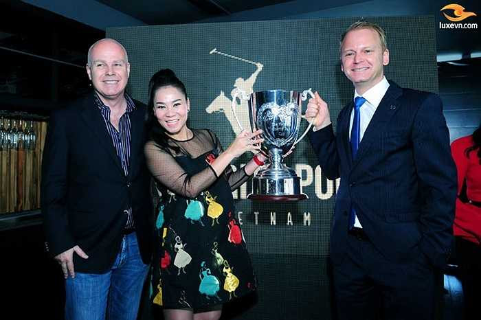 Mới đây, ca sĩ Thu Minh cùng chồng đã nỗ lực mang môn thể thao quý tộc này đến Việt Nam