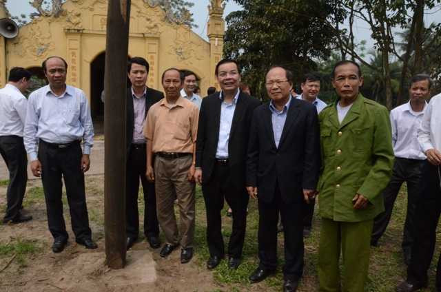 Bộ trưởng thị sát nơi từng diễn ra lễ hội có tập tục 'đập trâu'