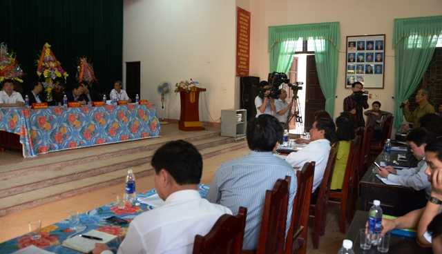 Bộ trưởng thị sát nơi từng diễn ra lễ hội có tập tục 'đập trâu'