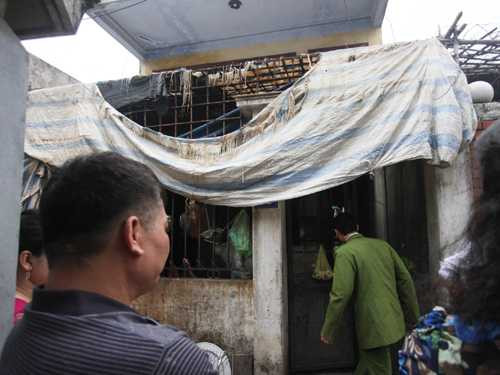 Chục cảnh sát đột kích khống chế thanh niên 'ngáo đá'