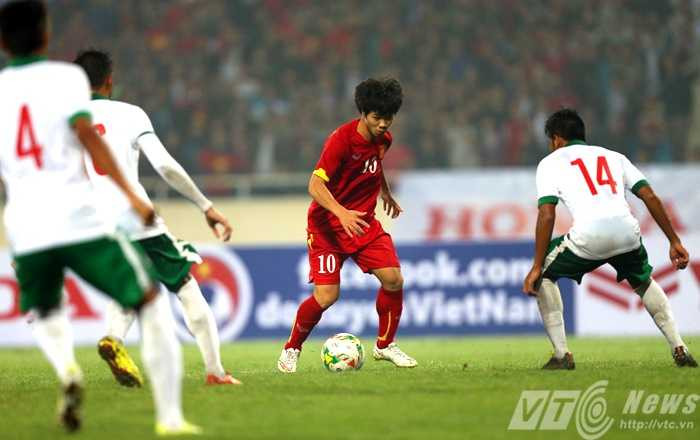 Công Phượng năng nổ nhưng chưa mang lại hiệu quả (ảnh: Quang Minh)