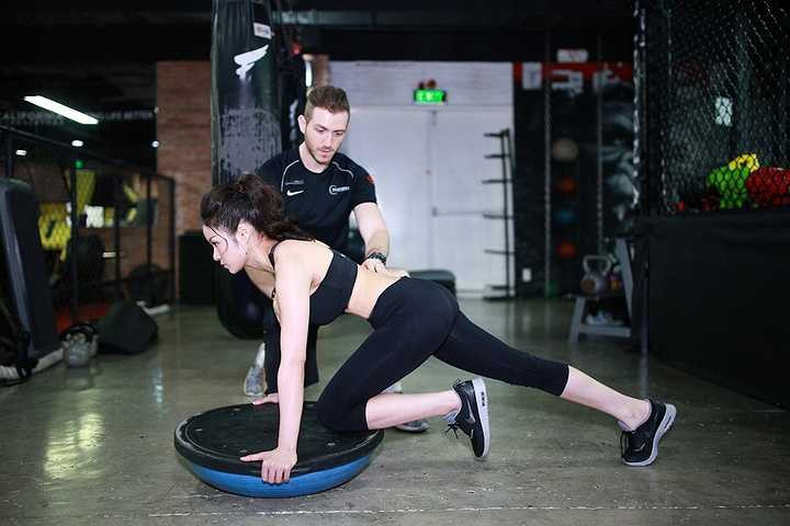 Thậm chí, một số bạn bè lâu ngày không gặp còn hiểu nhầm Thủy Top đã sử dụng phẫu thuật để giúp cơ thể trở nên thon gọn.