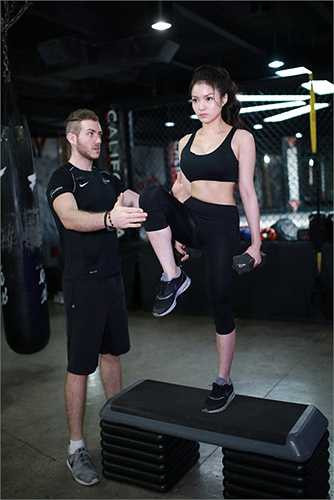 Nhờ các bài tập hiệu quả và chế độ dinh dưỡng phù hợp mà HLV hướng dẫn