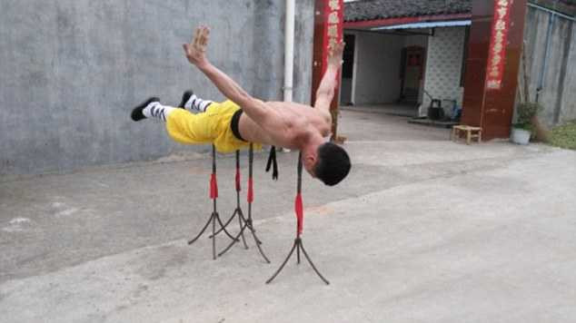 Cao tăng Thiếu Lâm với tuyệt chiêu khoan không thủng đầu