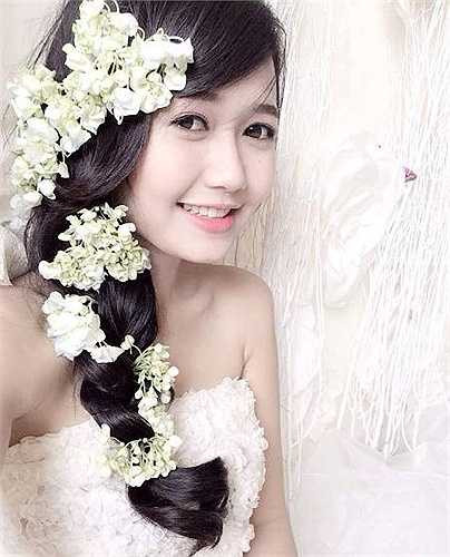 Sở thích của cô bạn hot girl là sưu tập giày thể thao.