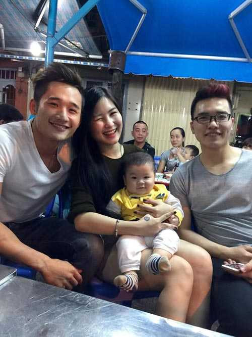 Nhiều người tò mò liệu đây có phải là tình mới của Hương Tràm.