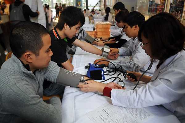 Cán bộ nhân viên FPT hiến máu nhân ngày FPT Vì cộng đồng 13/3