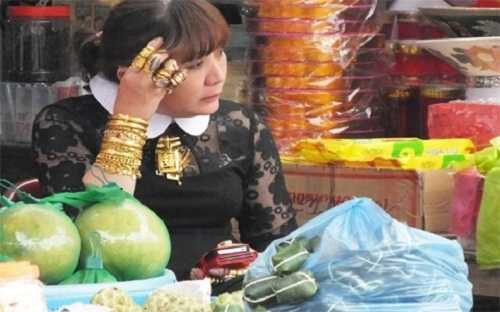 Chơi ngông như đại gia Việt: Ăn chơi tiếc gì... vàng rơi