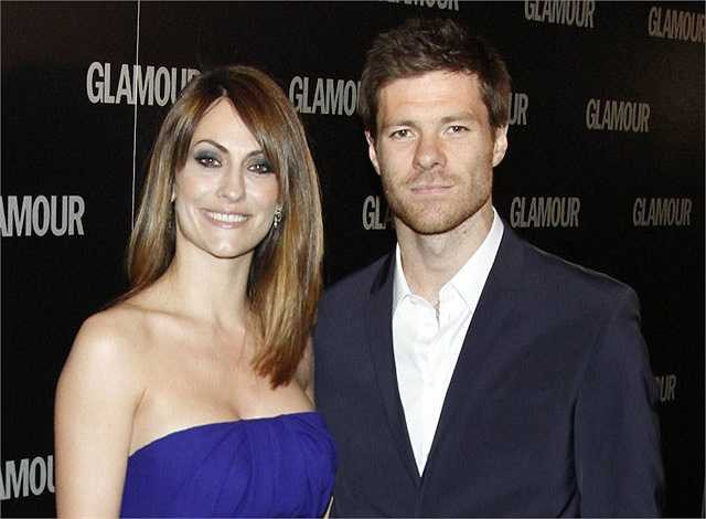 Xabi Alonso (Bayern Munich)kém bà xã Nagore Aramburu 2 tuổi