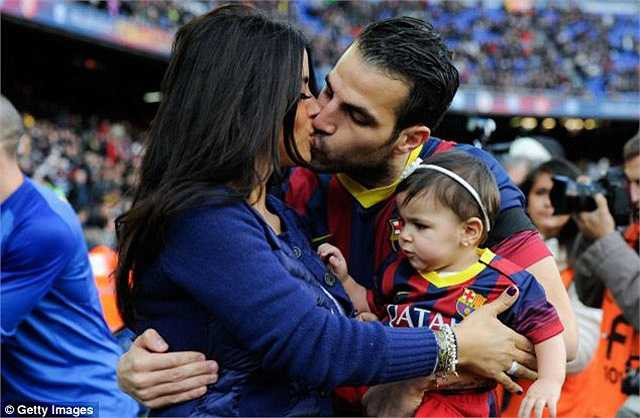 Fabregas sẵn sàng làm chồng Daniella Semaan dù cô nàng hơn anh 13 tuổi và đã có con riêng.