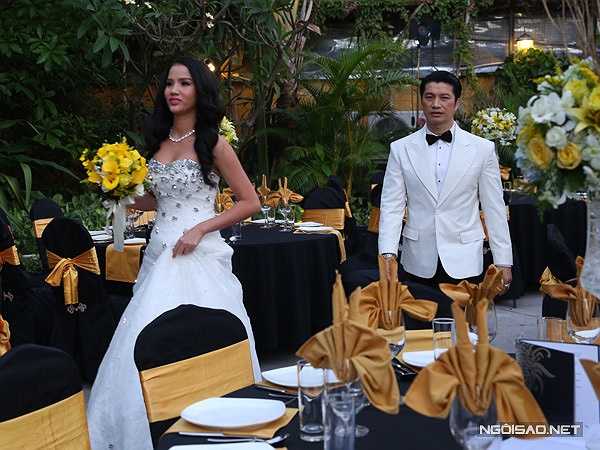 Nếu như trong 4 năm qua, cả Dustin lẫn Bebe Phạm đều rất kín tiếng về chuyện riêng tư, thời gian này họ tỏ ra thoải mái hơn khi mở lòng với báo chí.