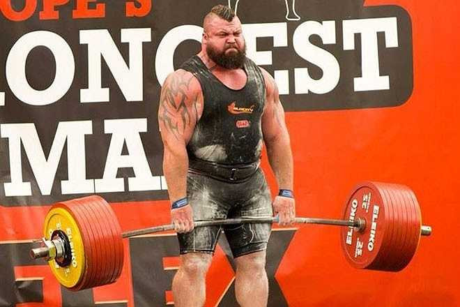 'Quái vật' Eddie Hall vừa lập kỷ lục thế giới nội dung deadlift tại giải Arnold Classic Australia với mức tạ 462 kg. Tại cuộc thi WSM 2014, Eddie đứng thứ 6 với 32 điểm. 