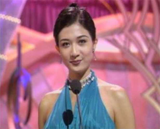 Hình ảnh thời xưa cũ của Ngô Ỷ Lợi với vẻ đẹp tuyệt sắc giai nhân. 