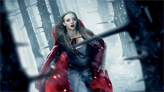 Cô bé quàng khăn đỏ trong Red Riding Hood (2011): Cải biên lại Cô bé quàng khăn đỏ, đạo diễn Catherine Hardwicke (Twilight) biến câu chuyện cổ tích quen thuộc thành một tác phẩm mang hơi hướm kinh dị, rùng rợn. Tuy Red Riding Hood không được giới phê bình đánh giá cao, diễn xuất của Amanda Seyfried trong vai chính vẫn được ghi nhận