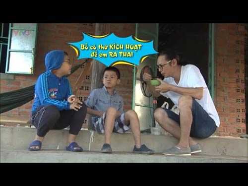 Tình huống nhạy cảm hài hước của 3 bố con Trần Lực - Trần Bờm - Tê Giác do Hoàng Bách chụp lại