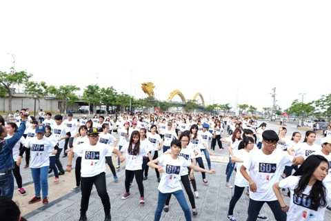 Đà Nẵng, 'Giờ trái đất'', hàng người, sinh viên, hưởng ứng