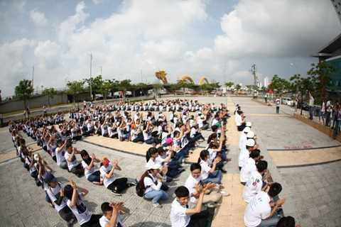 Đà Nẵng, 'Giờ trái đất'', hàng người, sinh viên, hưởng ứng