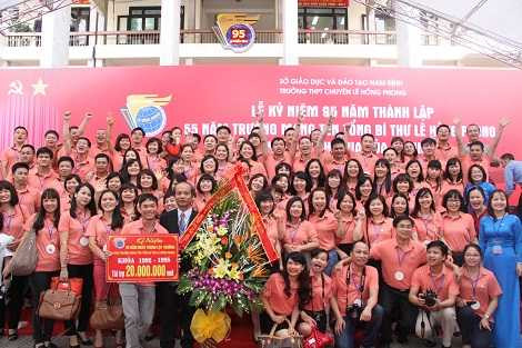 hội trường 95 năm THPT chuyên Lê Hồng Phong