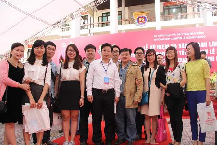 hội trường 95 năm THPT chuyên Lê Hồng Phong