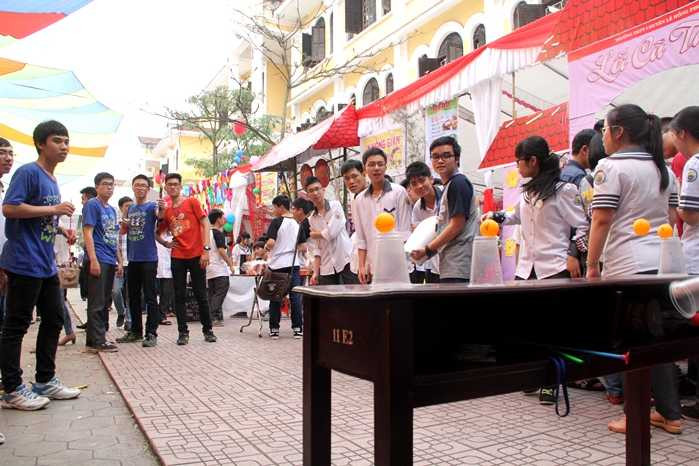 hội trường 95 năm THPT chuyên Lê Hồng Phong