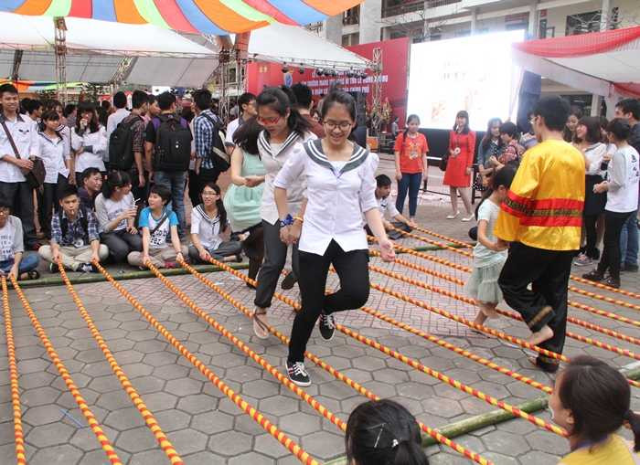 hội trường 95 năm THPT chuyên Lê Hồng Phong