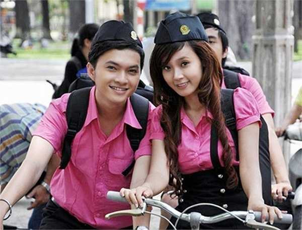 Rồi lại hồn nhiên, trong veo trong Những thiên thần áo trắng...