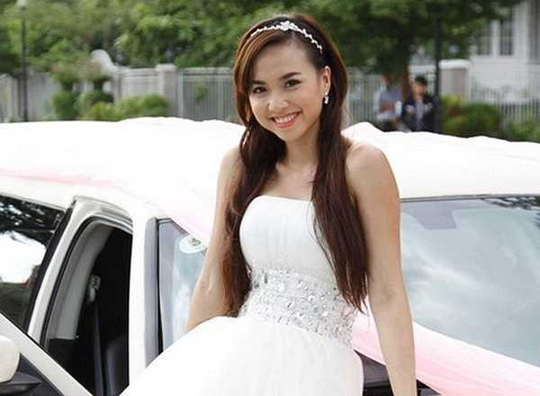 Tạo hình trong Cô dâu đại chiến của Đinh Ngọc Diệp cũng sành điệu và hoàn hảo đến từng centimet.