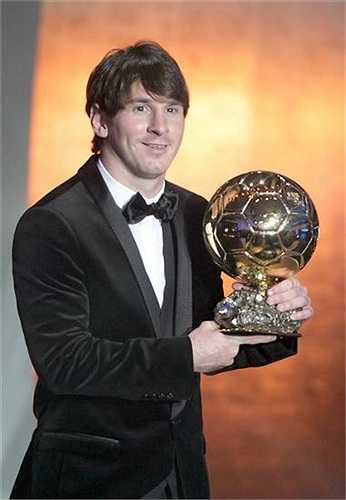 Messi giành Quả bóng Vàng 2009 với 473 phiếu trong tổng số 480 phiếu. 