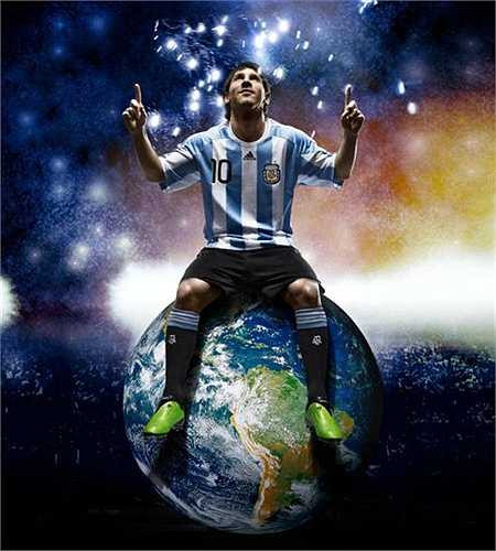 HLV Luis Enrique tự hào: 'Chắc chắn Lionel Messi đang là cầu thủ xuất sắc nhất hành tinh. Và cậu ấy cũng là cầu thủ xuất sắc nhất lịch sử bóng đá thế giới'. 