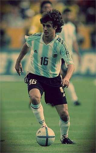 Thần tượng bóng đá của Messi là Pablo Aimar. 