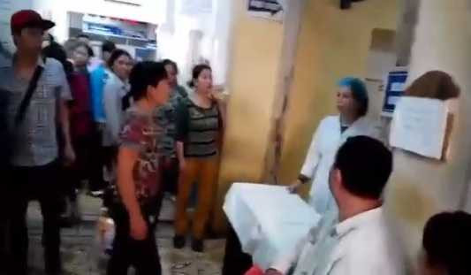 Điều dưỡng bị tố 'vòi' tiền: Bộ trưởng Y tế yêu cầu cắt hợp đồng