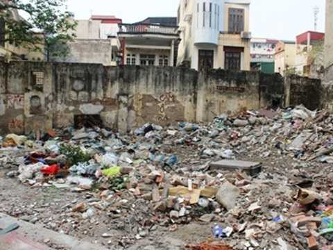 Vệ sinh quanh dự án khiến nhiều cư dân bức xúc