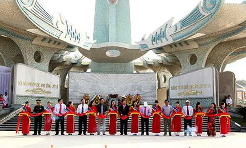 Tượng đài, Đại Hồng chung, Quảng Nam, liệt sĩ, 40 năm giải phóng, tri ân, Mẹ VNAH