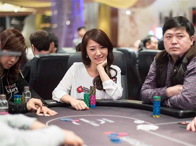 Không chỉ chơi bài giỏi, Celina Lin còn lọt 10 nữ Poker xinh đẹp quyến rũ nhất thế giới nhờ vẻ bề ngoài trẻ trung vốn có.
