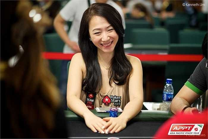 Nói về công việc của mình, Lin cho biết các tay chơi chuyên nghiệp đều coi việc đánh poker giống như hoạt động kinh doanh với những rủi ro vốn có của nó và cô cũng không phải ngoại lệ.