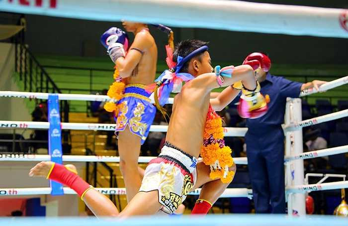 Nó có thể khiến đối phương bị chấn thương nghiêm trọng vì đòn này được sử dụng ở cự li gần và mục tiêu tập trung chủ yếu quanh vùng mặt như hàm, thái dương và cổ.