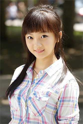 Dù bị chê hát nhép nhưng Lâm Diệu Khả vẫn được nhiều người quý mến. Sau khi nổi tiếng, cô bé chính thức bước chân vào làng điện ảnh Trung Quốc. Điển hình là vai diễn Đậu Y Phòng lúc nhỏ trong Mỹ tâm nhân kế đóng cùng Lâm Tâm Như.