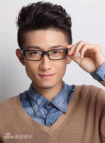 Anh chàng từng tham gia Nhà có con gái cùng Dương Tử, Đi tìm Thành Long (2009), và mới đây nhất là Thực lai dựng chuyển (2014)…