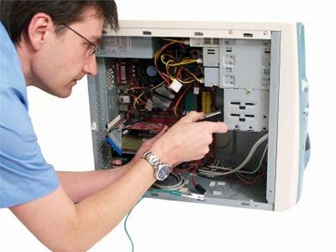 Kỹ sư sửa chữa máy tính. Công ty sửa chữa máy tính GeekSquad sẽ đặt giá 100 USD cho việc xem xét một chiếc máy tính lỗi vặt. Những người thực sự có năng khiếu về lĩnh vực này có thể kiếm cho mình một khoản đãi ngộ đáng kể