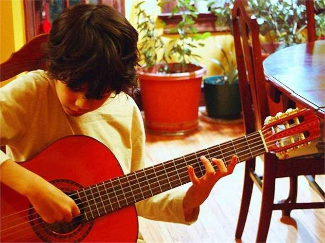 Người dạy nhạc. Rõ ràng, năng khiếu về âm nhạc vẫn là thứ nhiều người yêu thích nhất và nếu bạn có thêm khả năng giảng dạy nữa, cơ hội kiếm tiền với bạn là vô cùng đơn giản