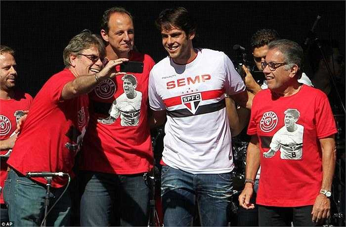 Kaka trở về Sao Paulo dưới dạng cho mượn từ Orlando City hồi tháng 7/2014. 