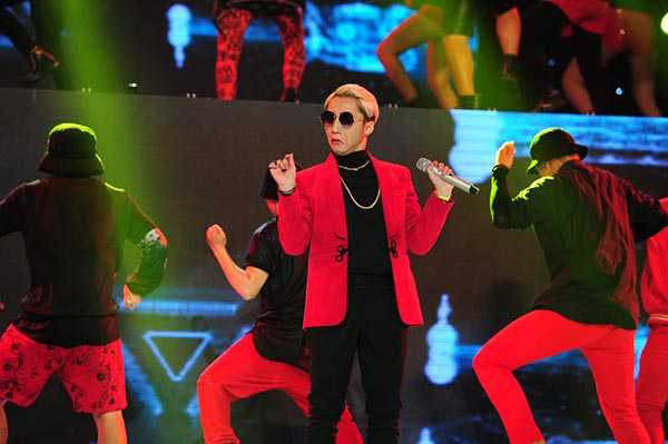 Nhạc sĩ Phó Đức Phương cho rằng cần cấm phát hành ca khúc.