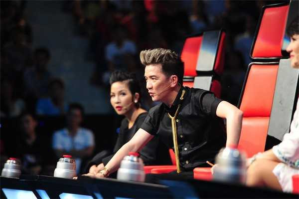 Đàm Vĩnh Hưng trên ghế nóng The Voice mùa 2.