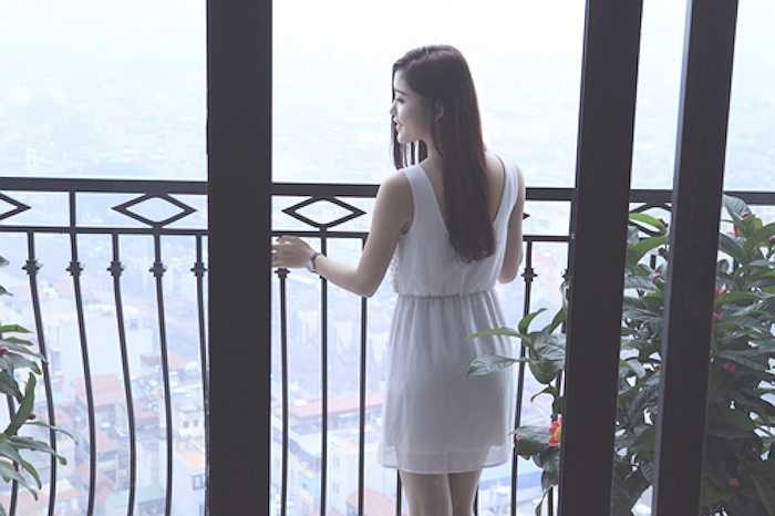 Nhà mới của Á hậu nằm trên tầng 17 của khu chung cư cao cấp 