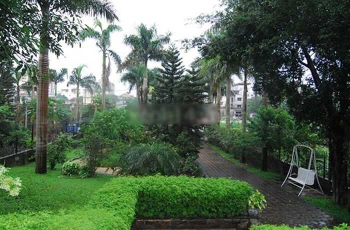 Huyền My là người rất yêu thiên nhiên, nên căn nhà của cô được thiết kế sao cho gần gũi với thiên nhiên nhất 