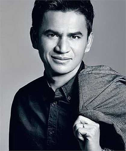 Không chỉ có một sự nghiệp huy hoàng khi còn là cầu thủ, Kiatisuk còn đang thành công trong vai trò HLV. Ông vừa vô địch AFF Cup cùng ĐT Thái Lan và trước đó vào bán kết ASIAD 17 với U23.