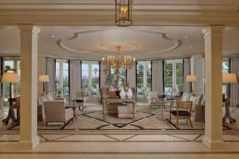 Ngắm dinh thự 65 triệu USD của ngôi sao nhạc đồng quê Kenny Rogers