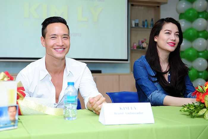 Chia sẻ về lý do nhận lời làm Đại sứ thương hiệu của Oriflame, Kim Lý nói: 'Tuy sinh ra và lớn lên ở Thuỵ Điển nhưng tôi có cảm giác rất gần gũi với nền văn hoá Việt Nam.'