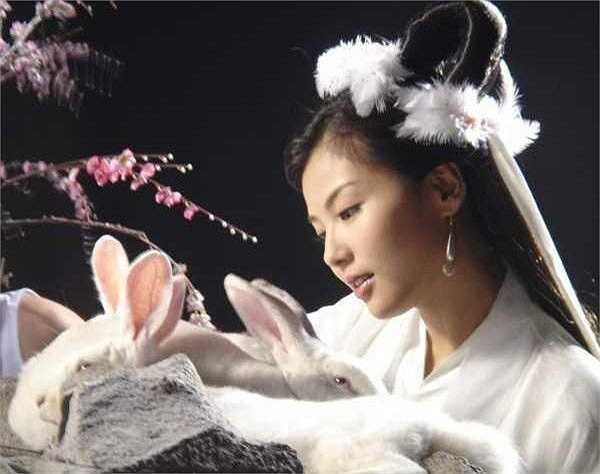 Lưu Đào hóa thân thành Hằng Nga tiên tử trong bộ phim truyền hình Phong thần bảng.