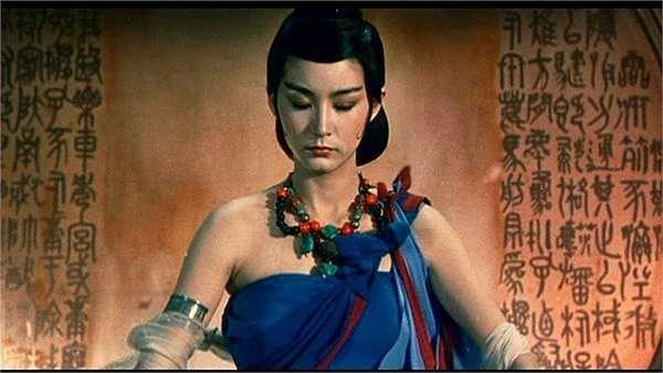 Tạo hình tiên nữ gợi cảm của Lâm Thanh Hà trong bộ phim Thục sơn.